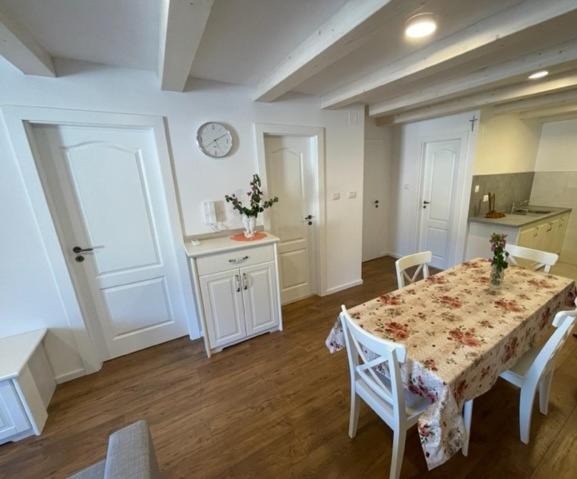 Apartment Concetta Cres Exterior photo
